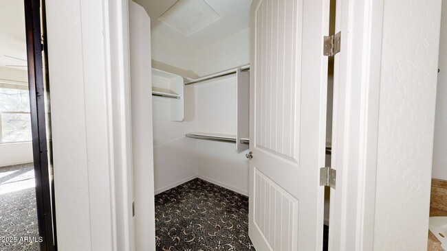 Building Photo - 10260 E White Feather Ln