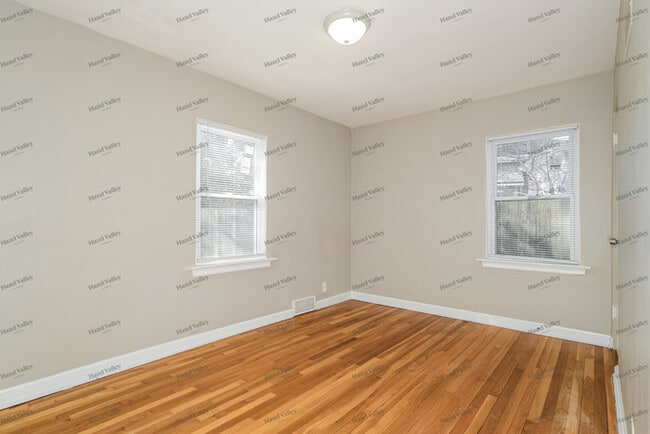 Building Photo - 7020 Rohn Dr