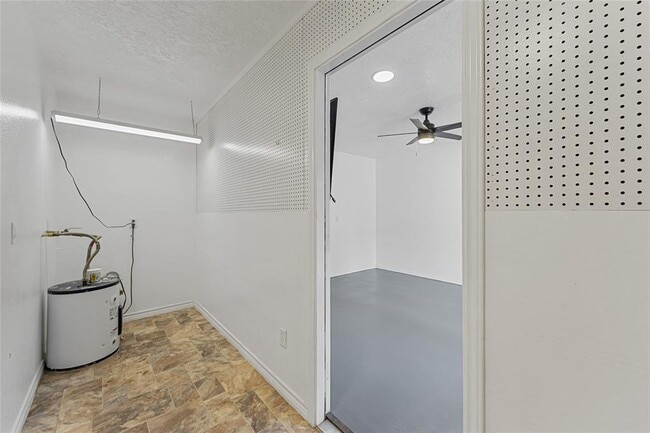 Building Photo - 893 County Rd 2267