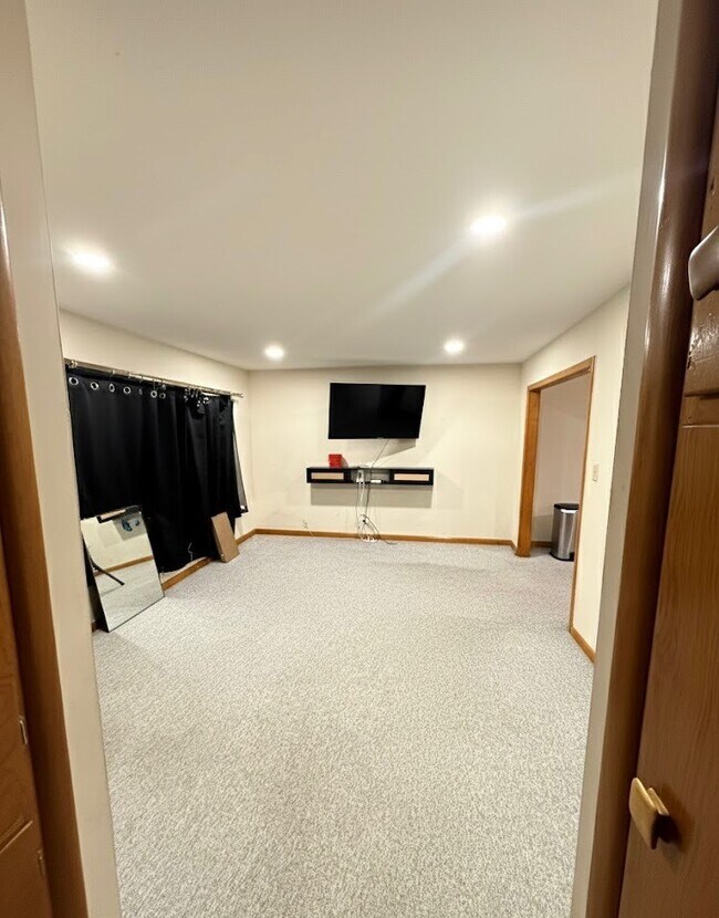 Building Photo - 1308 N 11th St