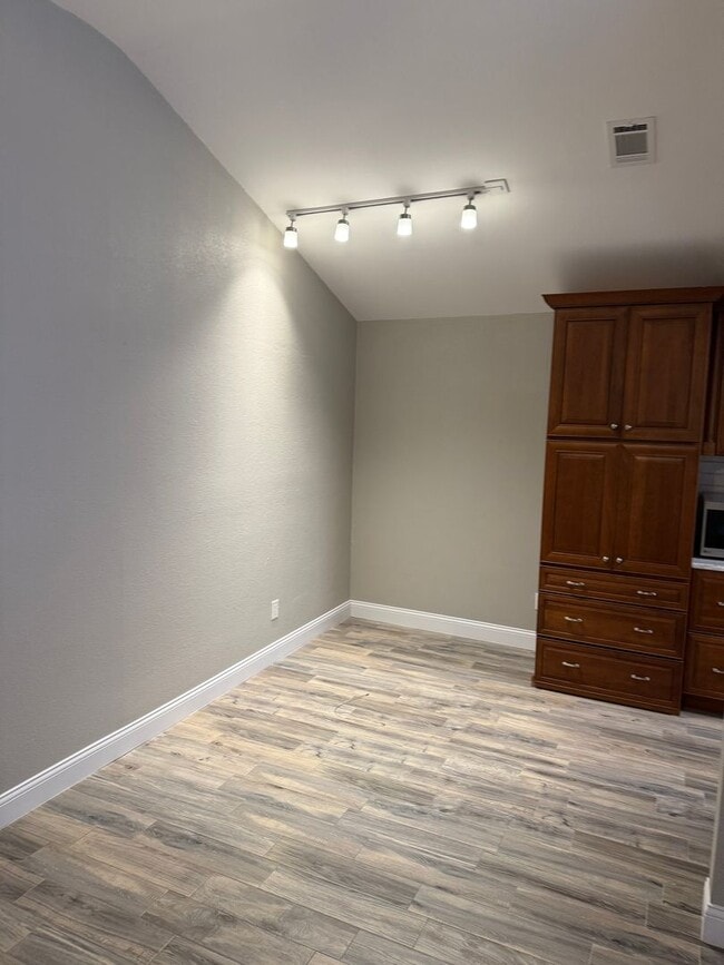 Building Photo - Great 1 Bedroom in Hurst! Totally updated!
