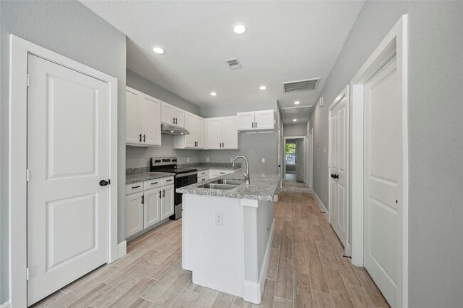 Building Photo - 4205 Elmwood St