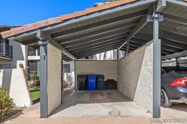 Building Photo - 4264 Loma Riviera Ln