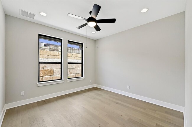 Building Photo - 3601 Easy Money