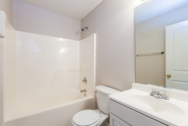 Building Photo - 430 Summer Hill Cir