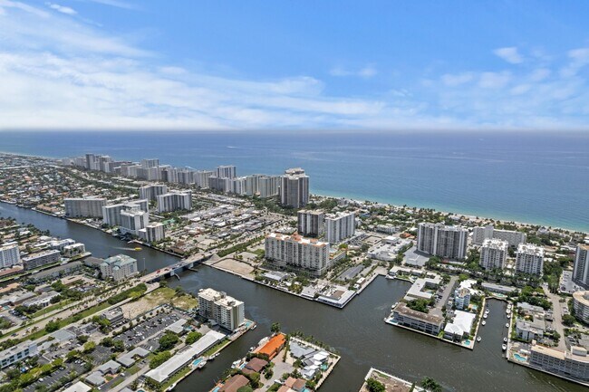 Building Photo - 2841 N Ocean Blvd