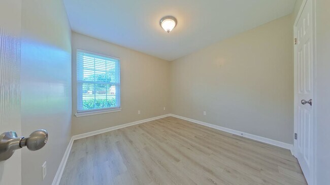 Building Photo - 317 Springwood Cir