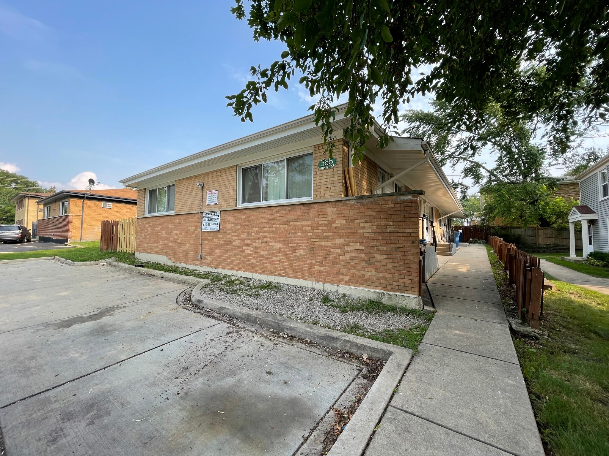 Building Photo - 565 Sidney Ave