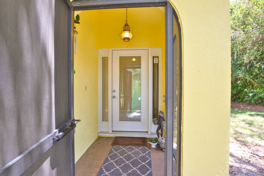 Screened front home entrance - 4700 Tivoli Ave