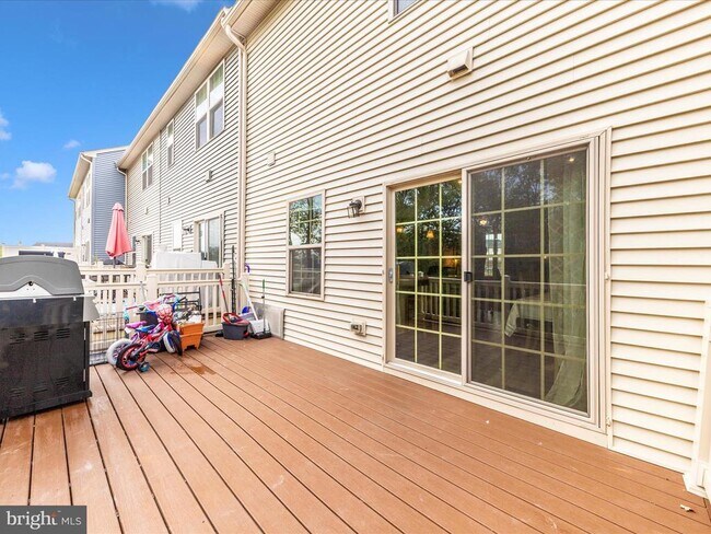 Building Photo - 7129 Bodkin Wy