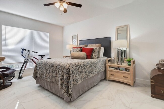 Building Photo - 2234 S Piney Point Rd