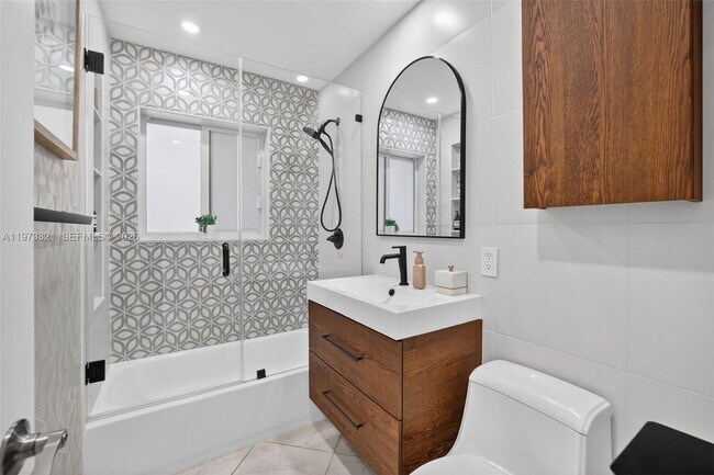 Building Photo - Southwest 23rd Street, Fort Lauderdale, FL 33315 - 2 BR 2 BA single-family home