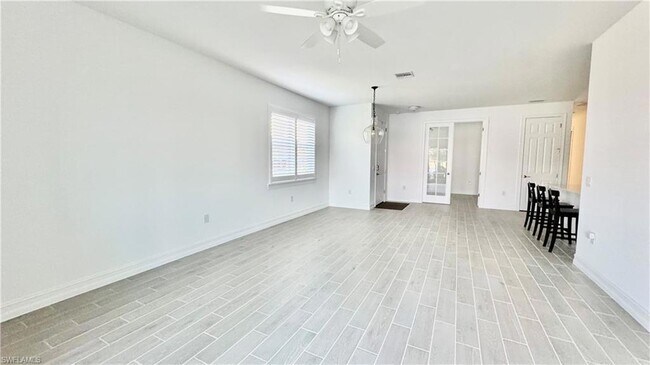Building Photo - 43773 Sparrow Dr