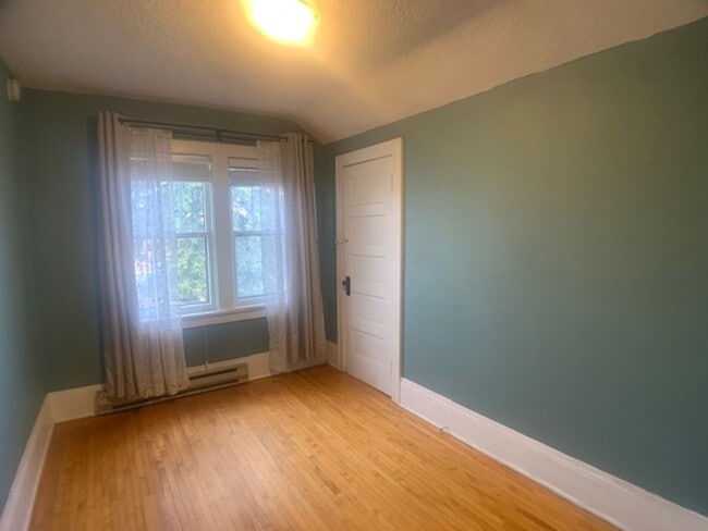 Building Photo - 1428 Snelling Ave N