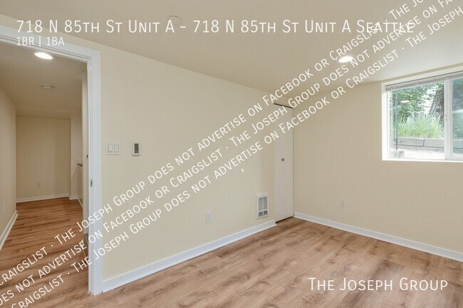 Building Photo - 718 N 85th St