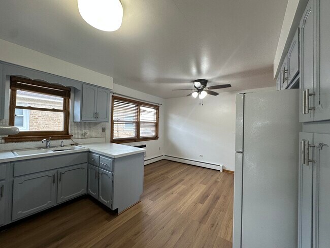 Building Photo - 2538 N 75th Ave