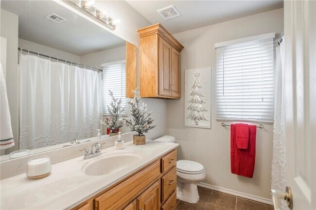 Building Photo - 4869 Del Aire Dr