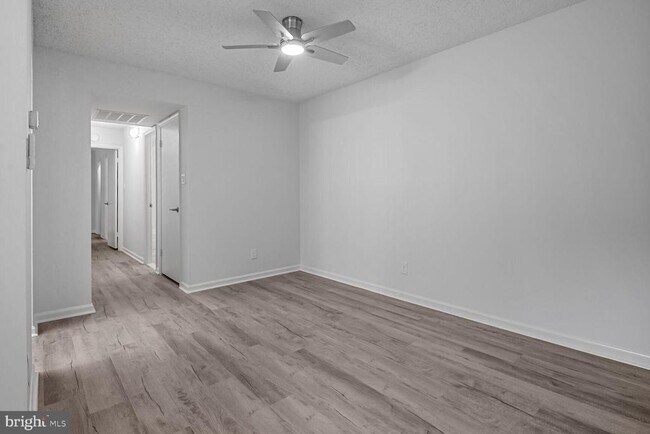 Building Photo - 10223 Valentino Dr