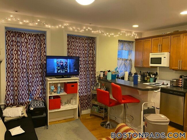 Building Photo - 836 Huntington Ave