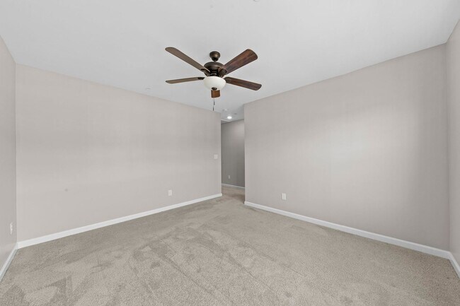 Building Photo - 155 Champions Ln