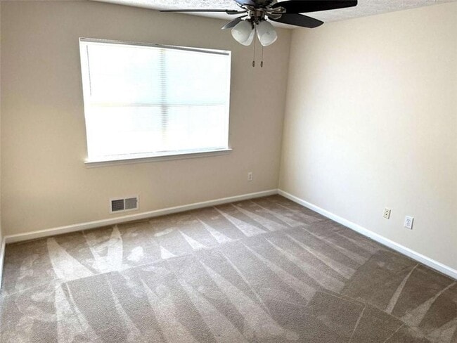 Building Photo - 228 Solomon Dr