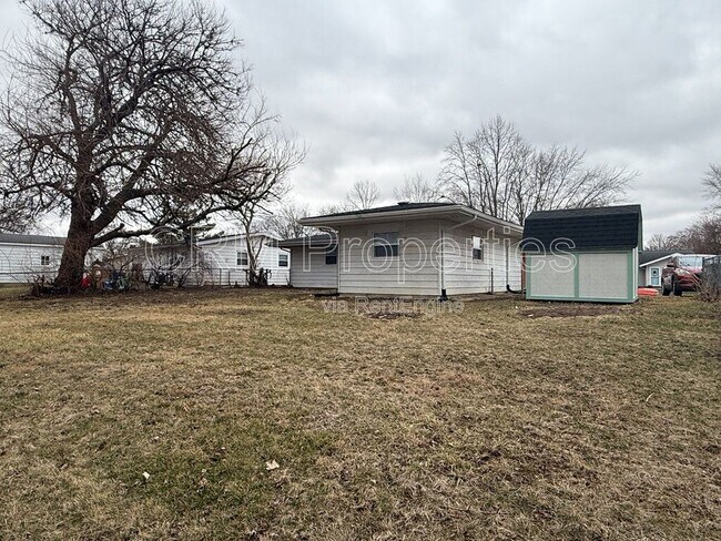 Building Photo - 808 Maumee Dr