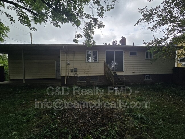 Building Photo - 8615 Macomb Ave