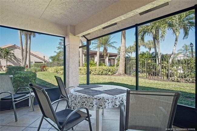 Building Photo - 3504 SE Sandpiper Ct