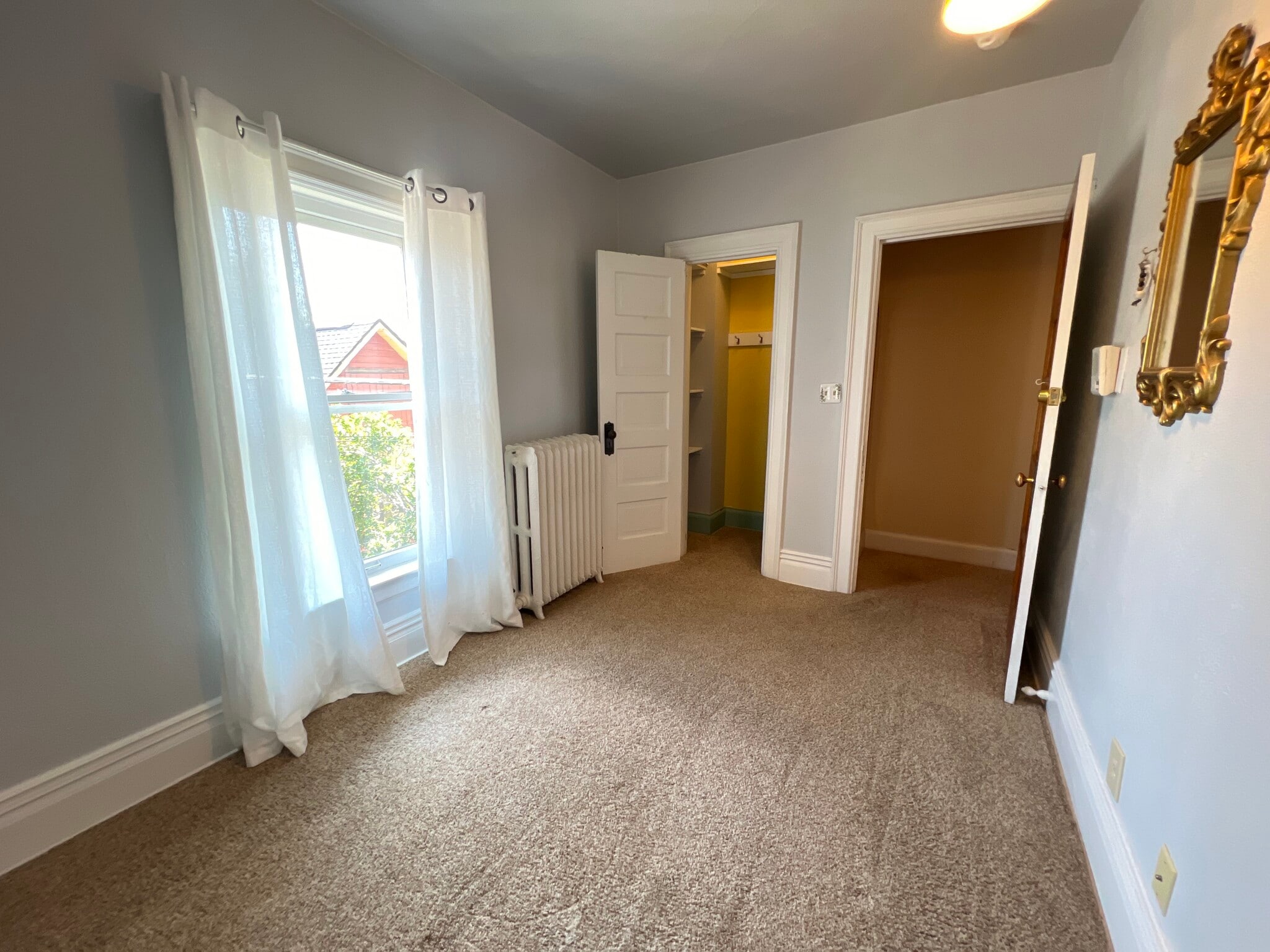 Building Photo - 616 W Mulberry St