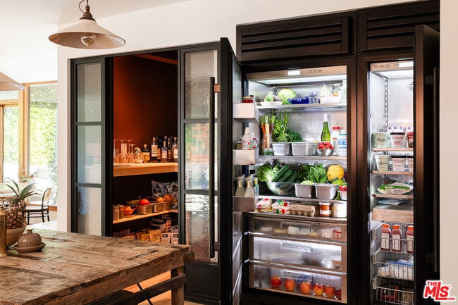 Building Photo - 26237 Fairside Rd