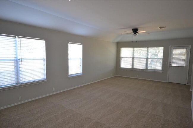 Building Photo - 2106 Kane Cove