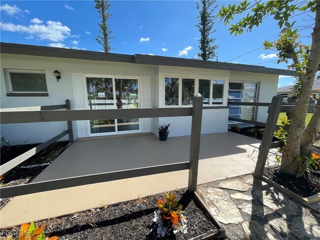 Building Photo - 253 SE 46th Ter