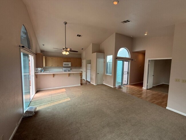 Building Photo - 900 Bluewater Dr