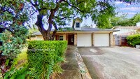 Building Photo - 2701 Deeringhill Dr