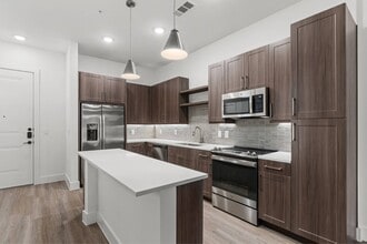 Building Photo - Ovation at Galatyn Park