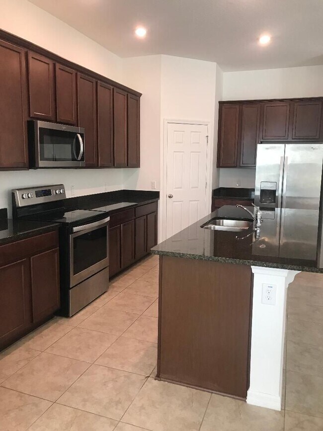 Building Photo - 12886 Westside Vlg Lp