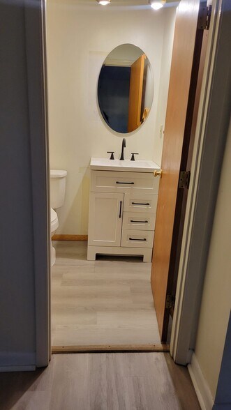 Building Photo - 3 Shadowbrook Ln