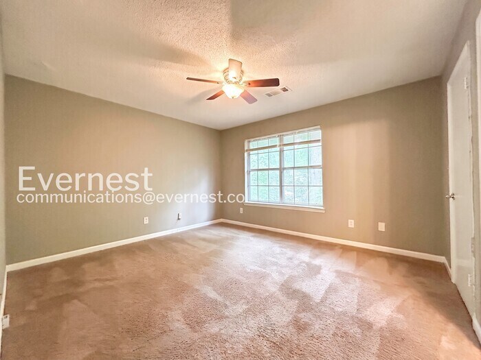Building Photo - 396 Promenade Ct