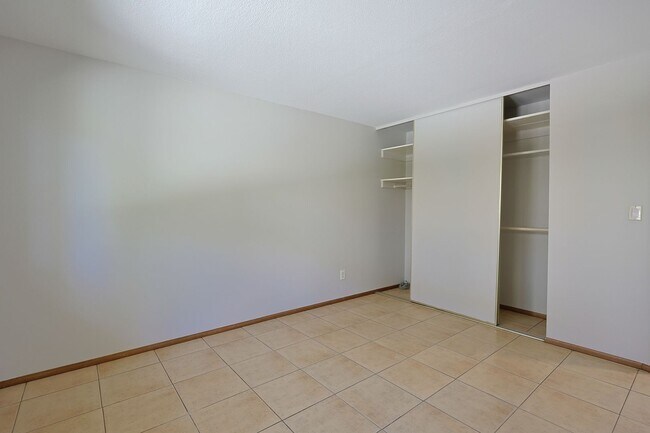 Building Photo - Spacious 2-Bed, 2-Bath Condo in Prime Nort...