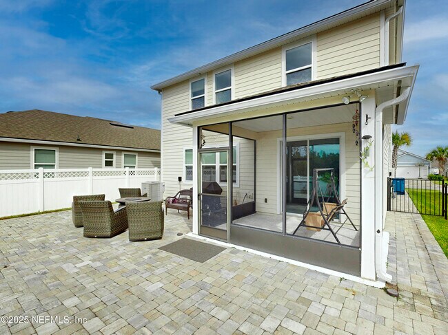 Building Photo - 210 Thistleton Wy