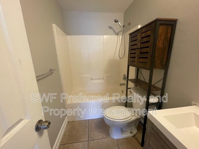 Building Photo - 222 Fairweather Ln