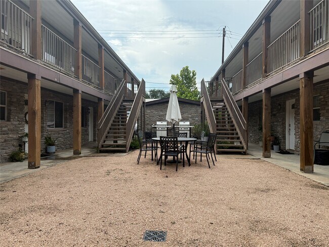Building Photo - 1447 Heights Blvd
