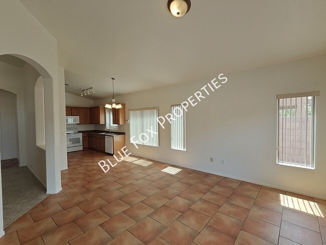 Building Photo - 5322 W Olivine Dr