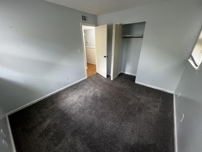 Building Photo - 9616 Elm Lake Dr