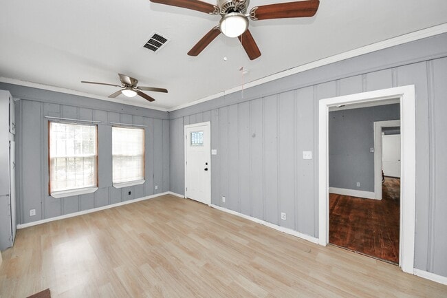 Building Photo - 3319 Holman St