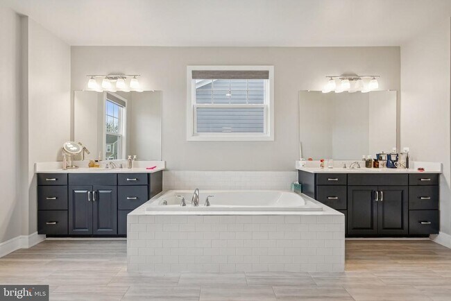 Building Photo - 101 Milvian Wy SE