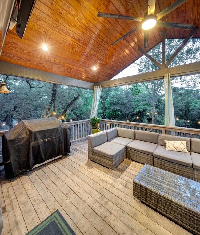 Building Photo - 11408 Spicewood Pkwy