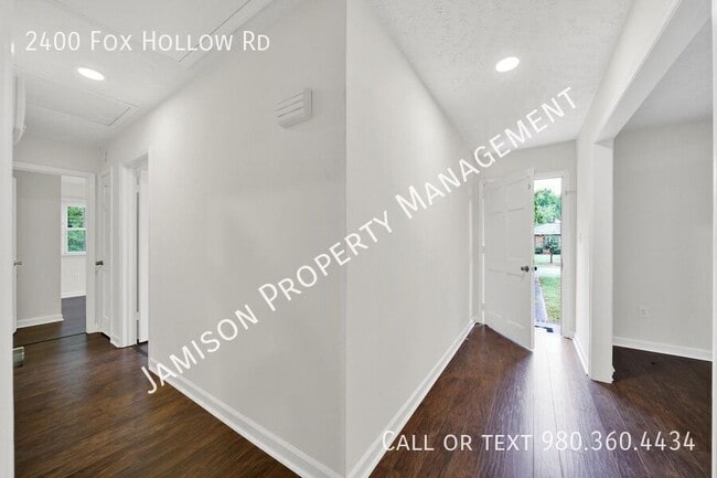 Building Photo - 2400 Fox Hollow Rd