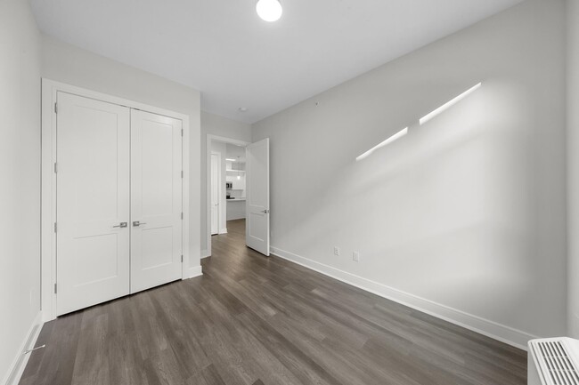 Building Photo - 121 34th St