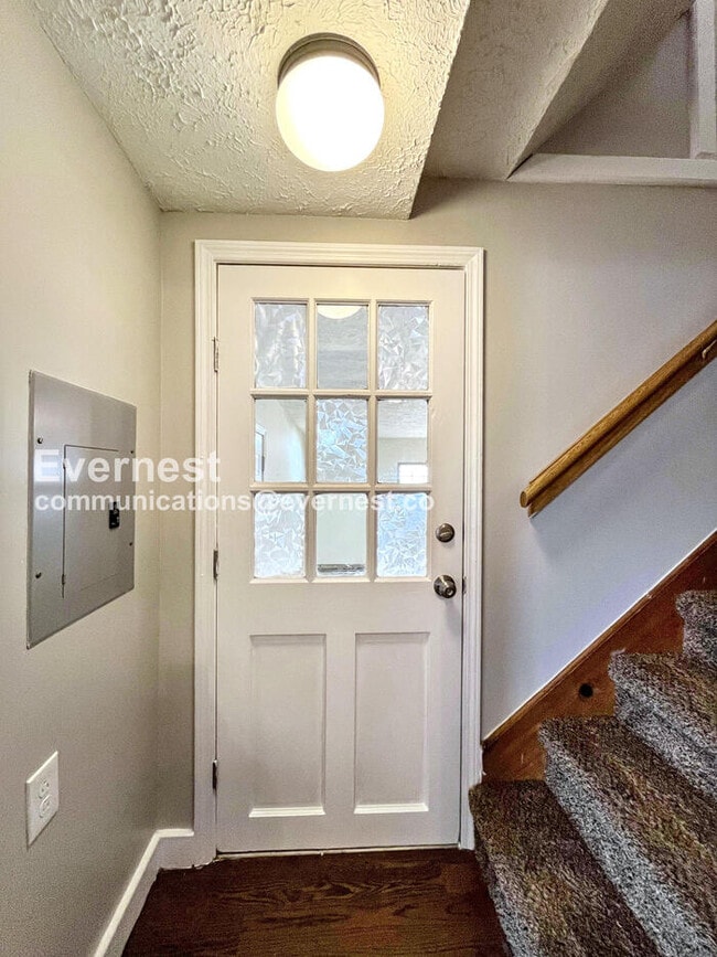 Building Photo - 408 Malibu Canyon Dr